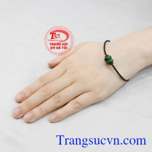 Vòng tay charm cẩm thạch món quà tặng ý nghĩa để dành cho người thân và bạn bè.