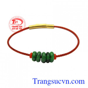 Vòng tay ngọc cẩm thạch phúc lộc là món quà hợp phong thủy để dành tặng cho người thân thương, bạn bè vào các dịp đặc biệt.