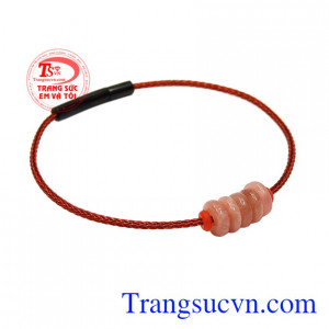 Thạch anh dâu được biết đến là biểu tượng của tình yêu và hạnh phúc vậy nên chúng rất được ưa chuộng.