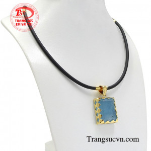 Bộ sản phẩm này hiện đang được rất nhiều người ưa chuộng, không chỉ để làm đẹp mà còn rất hợp phong thủy.