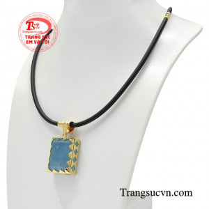 Đá aquamarine hay còn gọi là ngọc xanh biển có tác dụng hỗ trợ điều trị các bệnh về hô hấp, giúp làm giảm cảm lạnh, sốt.