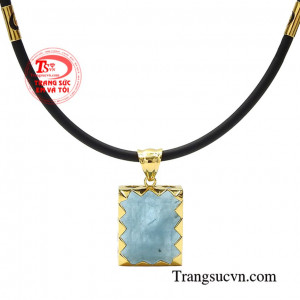 Bộ mặt dây aquamarine chất lượng nam tính.