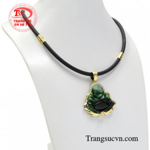 Bộ sản phẩm này vừa mang đến vẻ hợp thời trang, vừa đem lại may mắn về phong thủy cho người đeo.