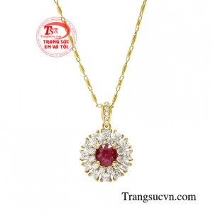 Bộ mặt dây ruby tài lộc nữ tính.
