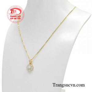 Do đó đây có lẽ là món quà tặng vừa xinh xắn, vừa chứa đựng bao tâm tư tình cảm dành cho người con gái thân thương.