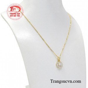 Bộ sản phẩm sẽ giúp phái đẹp tôn lên được nét duyên dáng, thanh lịch mà đầy nữ tính.