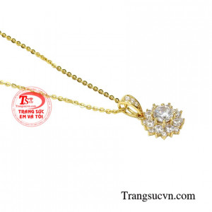 Bộ mặt dây vàng tây ấn tượng giao hàng nhanh trên toàn quốc.