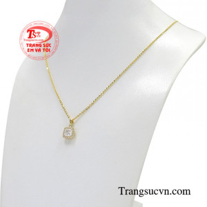 Đây có lẽ là gợi ý hay cho các chàng trai về món quà tặng cho người thương yêu, giúp các cô gái vừa để làm đẹp, mà lại vô cùng hạnh phúc.