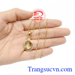 Bộ mặt thạch anh tóc quý phái đẹp.