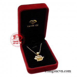 Bộ mặt thạch anh tóc thanh lịch