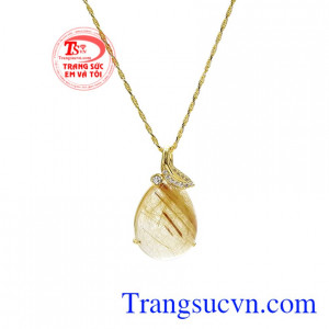 Bộ mặt thạch anh tóc thanh tú đẹp.