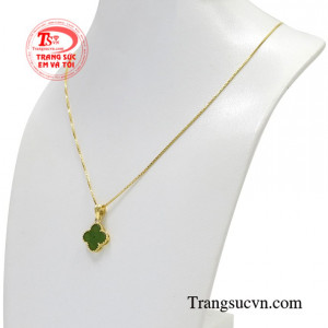 Bộ sản phẩm này cũng giúp phái đẹp mang đến nhiều điều tốt lành, bình an, thịnh vượng.