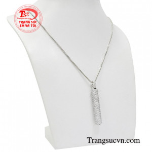 Nam giới có thể tự tin thể hiện phong cách thời trang khi kết hợp cùng những bộ đồ năng động, kiểu cách.