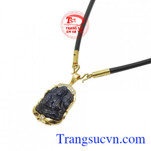 Với gương mặt hiền từ, ngài luôn bao dung, vị tha và mang lại may mắn và bình an cho mỗi người