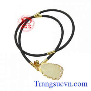 Bộ dây chuyền Phật Quan Âm sapphire chất lượng cao, chạm khắc tinh xảo.
