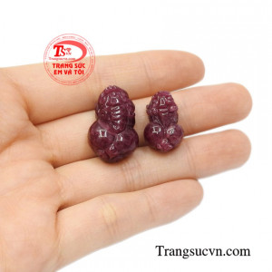 Cặp tỳ hưu ruby may mắn tinh xảo.