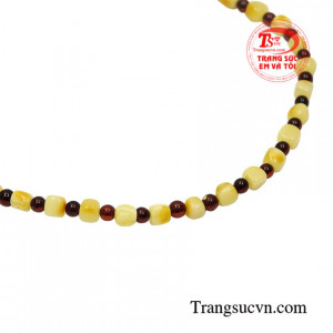 Ngoài ra hổ phách còn có tác dụng tốt cho tim mạch và hệ tiêu hóa, giúp bảo vệ sức khỏe trẻ nhỏ.