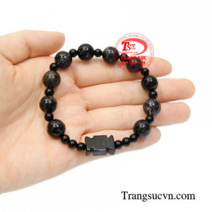 Chuỗi mân côi thạch anh tóc an lành mang đến nhiều bình an, thịnh vượng đến cho người đeo.