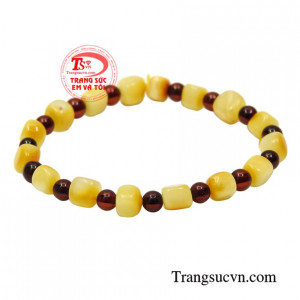 Chuỗi tay hổ phách cho bé đẹp mắt, sáng bóng.