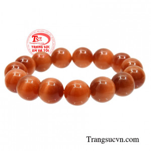 Người ta tin rằng đá mắt hổ có thể xua đuổi tà ma, âm khí, bảo vệ người đeo khỏi những điềm xấu đem lại nhiều vận may về tài lộc, thịnh vượng cho người đeo.