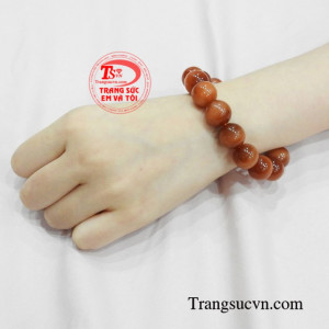 Chuỗi tay mắt hổ mệnh thổ đẹp mắt.