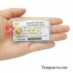 Đặc biệt, thạch anh tóc vàng được coi là biểu tượng của may mắn, giàu sang và phú quý.