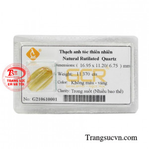 Đá thạch anh tóc ép vỉ được chế theo hình oval thường được gắn trên các trang sức nhẫn nam hay mặt dây chuyền.