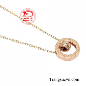 Dây chuyền nữ vàng hồng cá tính là món quà đặc biệt dành tặng người ấy những dịp lễ tết hay sinh nhật.