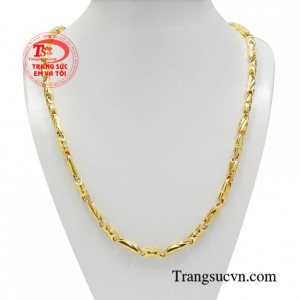 Dây chuyền vàng cá tính phái mạnh được chế tác bằng công nghệ hiện đại.