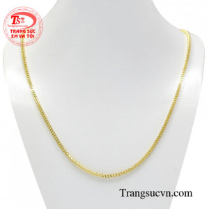 Dây chuyền vàng chất lượng được chế tác bằng công nghệ hiện đại, kiểu dáng cổ điển.