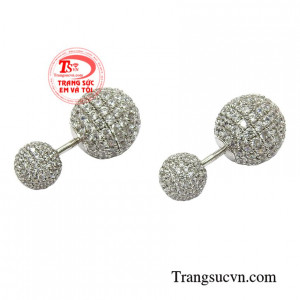 Hoa tai vàng trắng kiểu cách món quà xu hướng dành tặng cho cô gái của bạn.