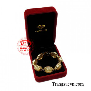 Lắc tay vàng thạch anh tóc hợp phong thủy.