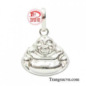 Mặt bạc Di Lặc đẹp được chế tác tinh tế, sáng bóng.