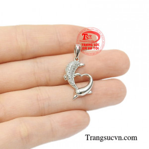 Mặt dây cá heo dễ thương chất lượng.