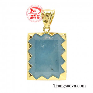 Mặt dây đá aquamarine chất lượng mang đến vẻ thời trang và nam tính cho người đeo.