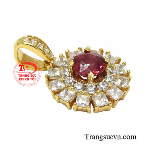 Sản phẩm sẽ phù hợp khi phối cùng những bộ đầm dạ tiệc tạo vẻ quý phái và thu hút mọi ánh nhìn.