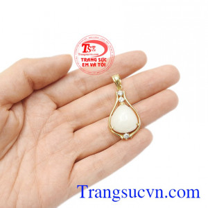 Mặt dây saphir quý phái đẹp.