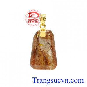 Mặt dây thạch anh tóc phong thủy kiểu dáng độc đáo, mới lạ.