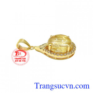 Sản phẩm đeo hợp thời trang, phù hợp cho những người mệnh Thổ và Kim.