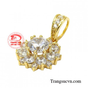 Mặt dây vàng tây ấn tượng tinh tế.