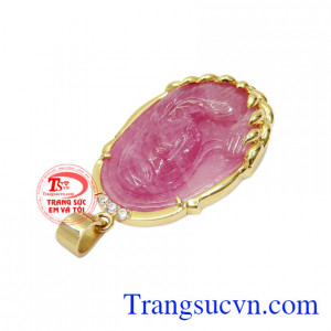 Vì vậy mặt dây Đức Mẹ là món trang sức phổ biến được nhiều tín đồ theo đạo công giáo sử dụng