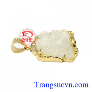 Vì vậy sản phẩm rất được ưa chuộng, dễ dàng kết hợp cùng nhiều phong cách thời trang và trang phục khác nhau