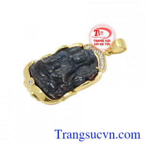 Phật Bà Quan Âm tượng trưng cho điềm lành, lòng thánh thiện, bao dung, hướng phật, giải trừ hung khí, mang tới bình an, ngăn chặn tai ách cho chủ nhân