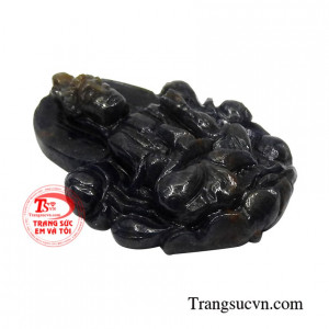 Sản phẩm được chế tác công phu hình phật Quan Âm hiền từ.