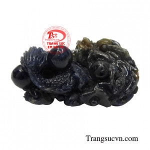 Thời xưa, nó cũng là biểu tượng của Hoàng Đế người có uy quyền nhất của một đất nước.