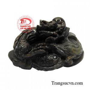 Mặt rồng saphir quyền lực có giấy kiểm định đá quý từ trung tâm kiểm định uy tín.