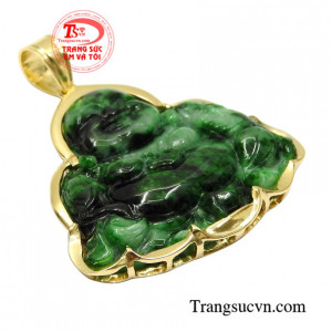 Họ luôn tin rằng đeo phật Di Lặc bên mình sẽ giúp mang đến nhiều vận may về tài lộc, thịnh vượng, giải trừ những điềm xấu.