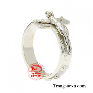 Sản phẩm này mang đến phong cách thời trang cá tính, mạnh mẽ cho người đeo.