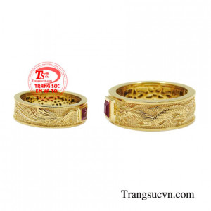 Không những thế hình ảnh rồng phượng còn mang đến sự tôn nghiêm, linh thiêng, lan tỏa hạnh phúc, bình an và một cuộc sống ấm no.