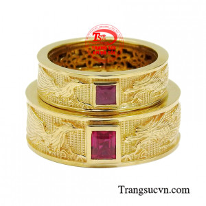 Nhẫn cưới ruby rồng phượng phù hợp cho người mệnh Thổ và Hỏa.
